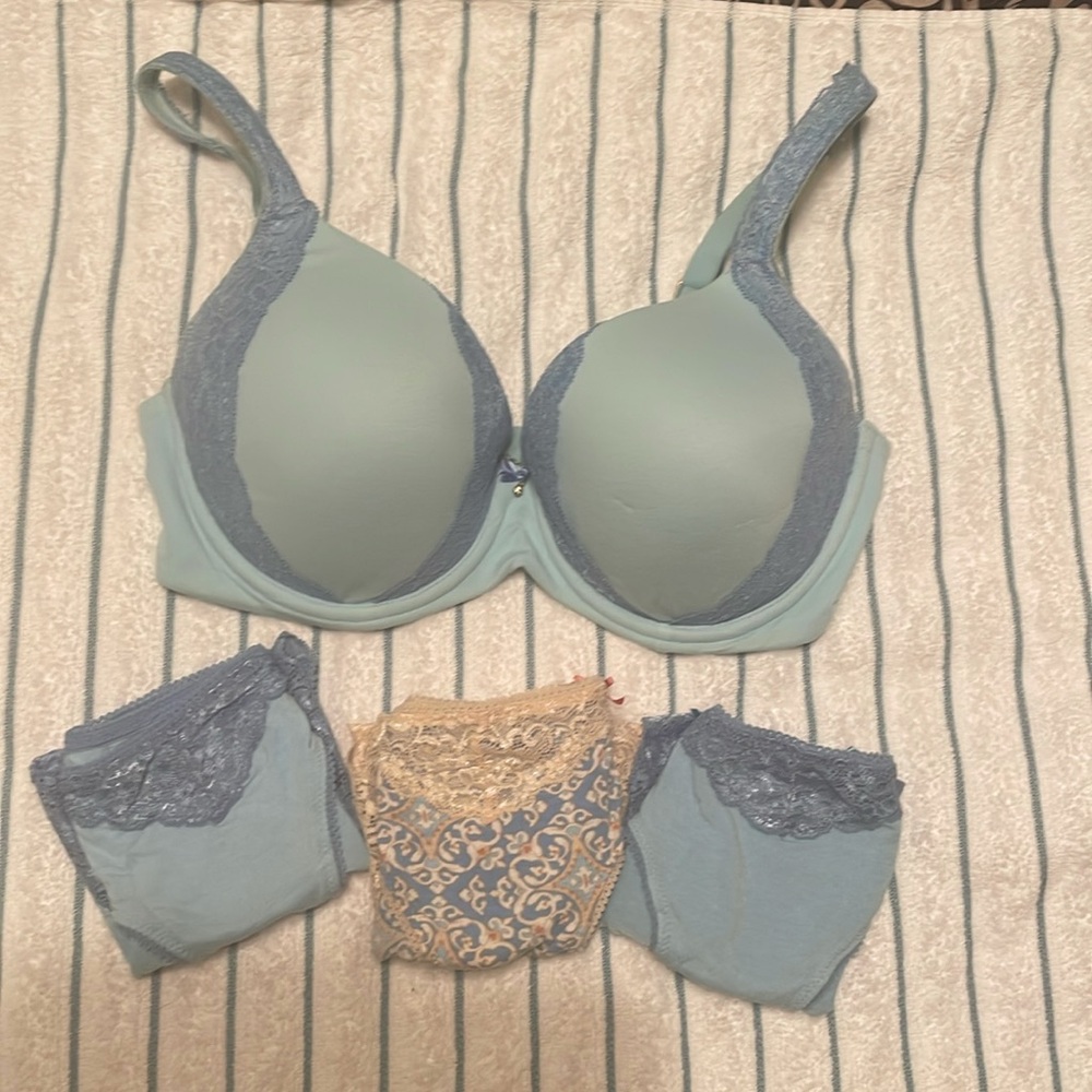 Soma Bra and Panties Set 34DD & Small Hipster